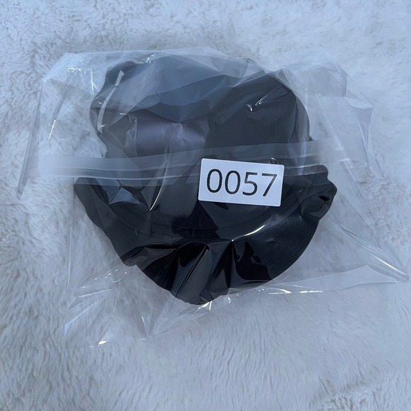 SKIMS Black T-Shirt Bra Underwire Padded Adjustable Straps Size 32A NWOT - Picture 8 of 8